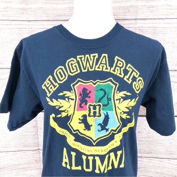 Universal Studios Wizarding World Blue Hogwarts Alumni Short Sleeve Tee Size XL - Picture 6 of 9
